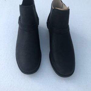 Teva Waterproof Chelsea boots